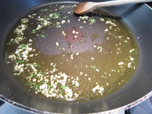 Spaghetti mit Knoblauch Thymian und Olivenöl